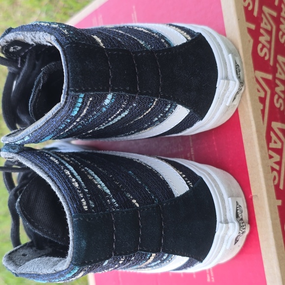 Vans - Picture 4 of 10